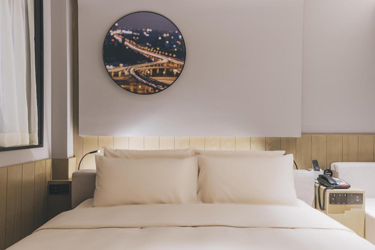 Atour X Hotel The Bund East Nanjing Road Шанхай Екстер'єр фото