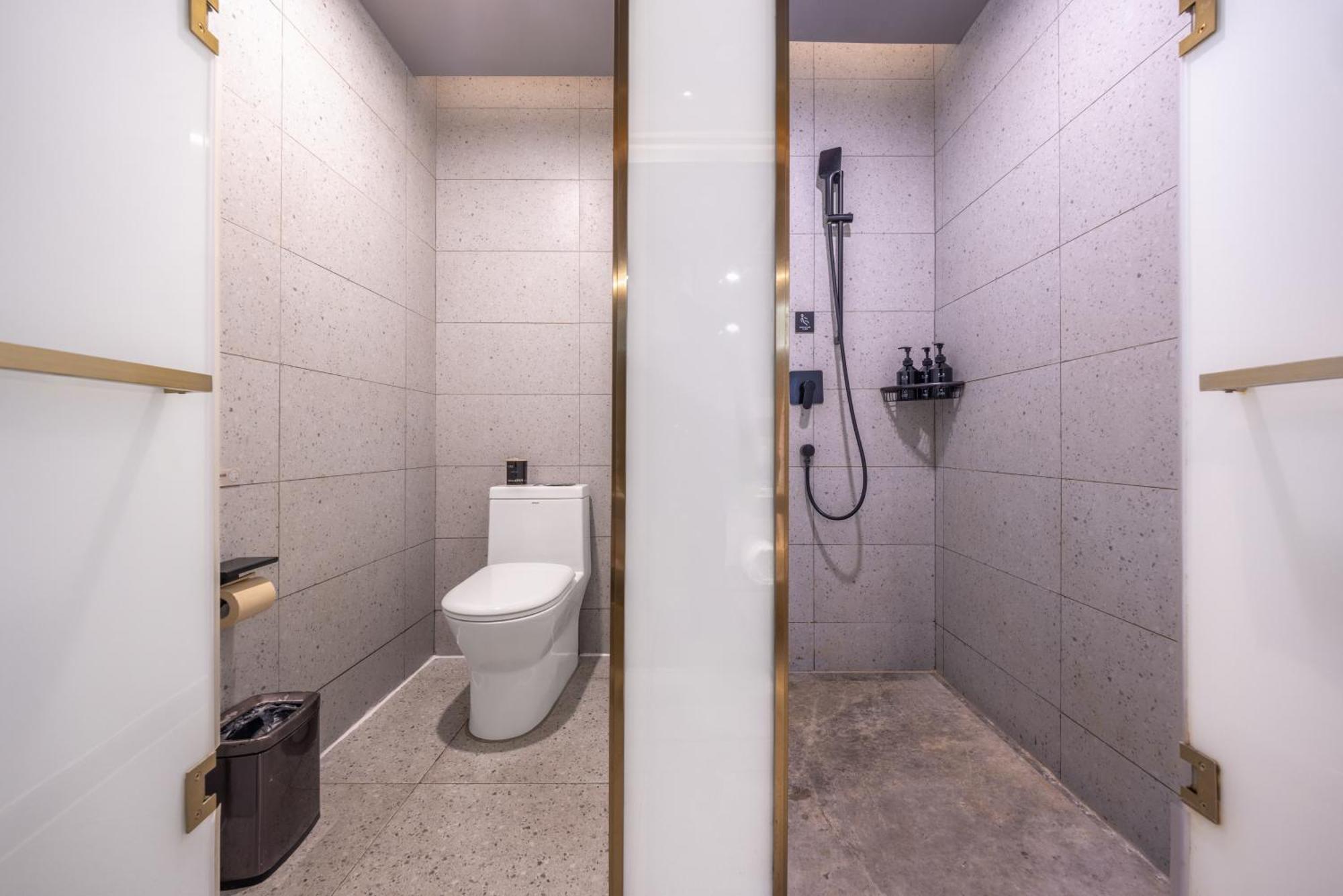 Atour X Hotel The Bund East Nanjing Road Шанхай Екстер'єр фото