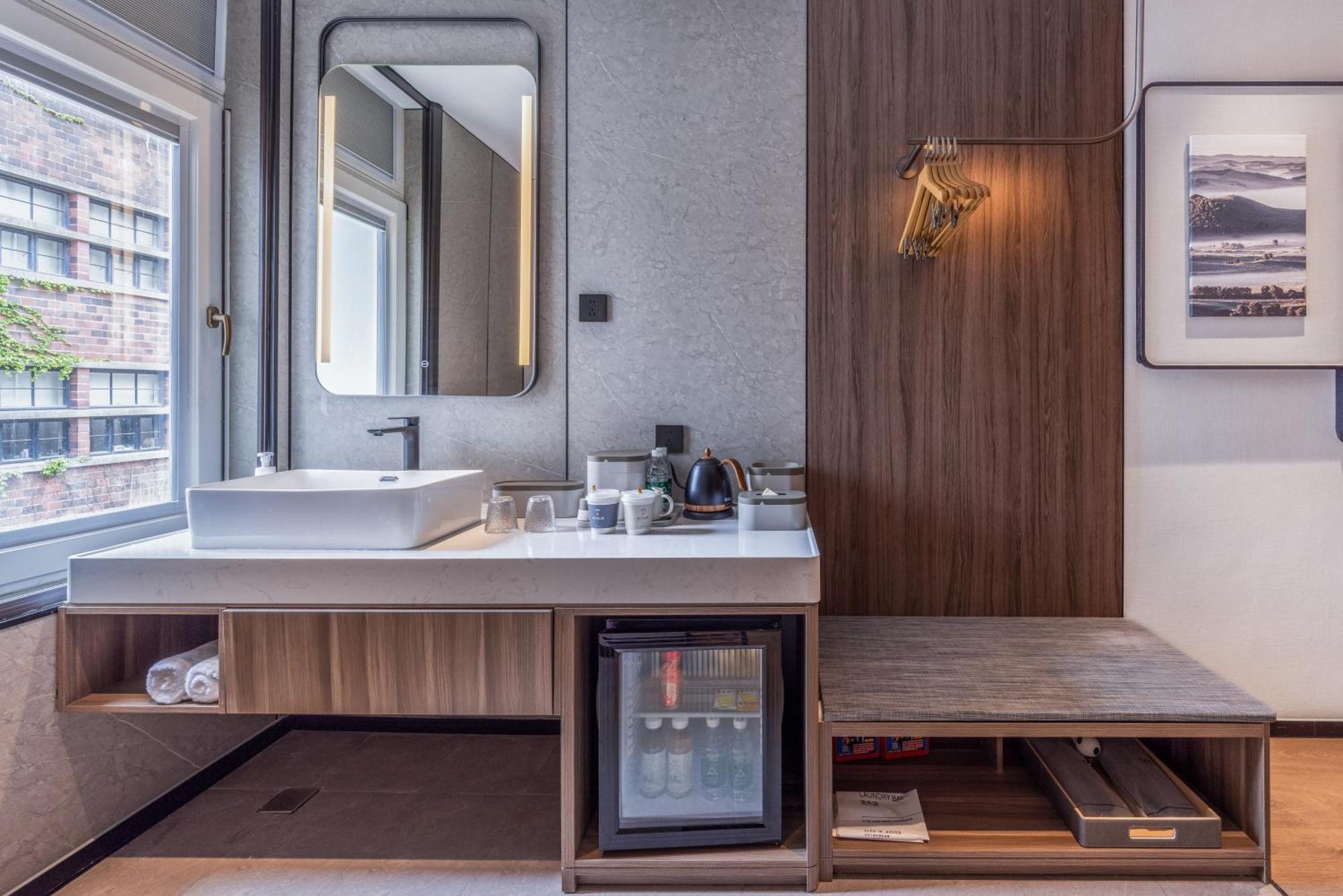 Atour X Hotel The Bund East Nanjing Road Шанхай Екстер'єр фото